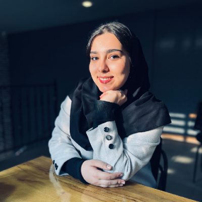 اسما رجاییان